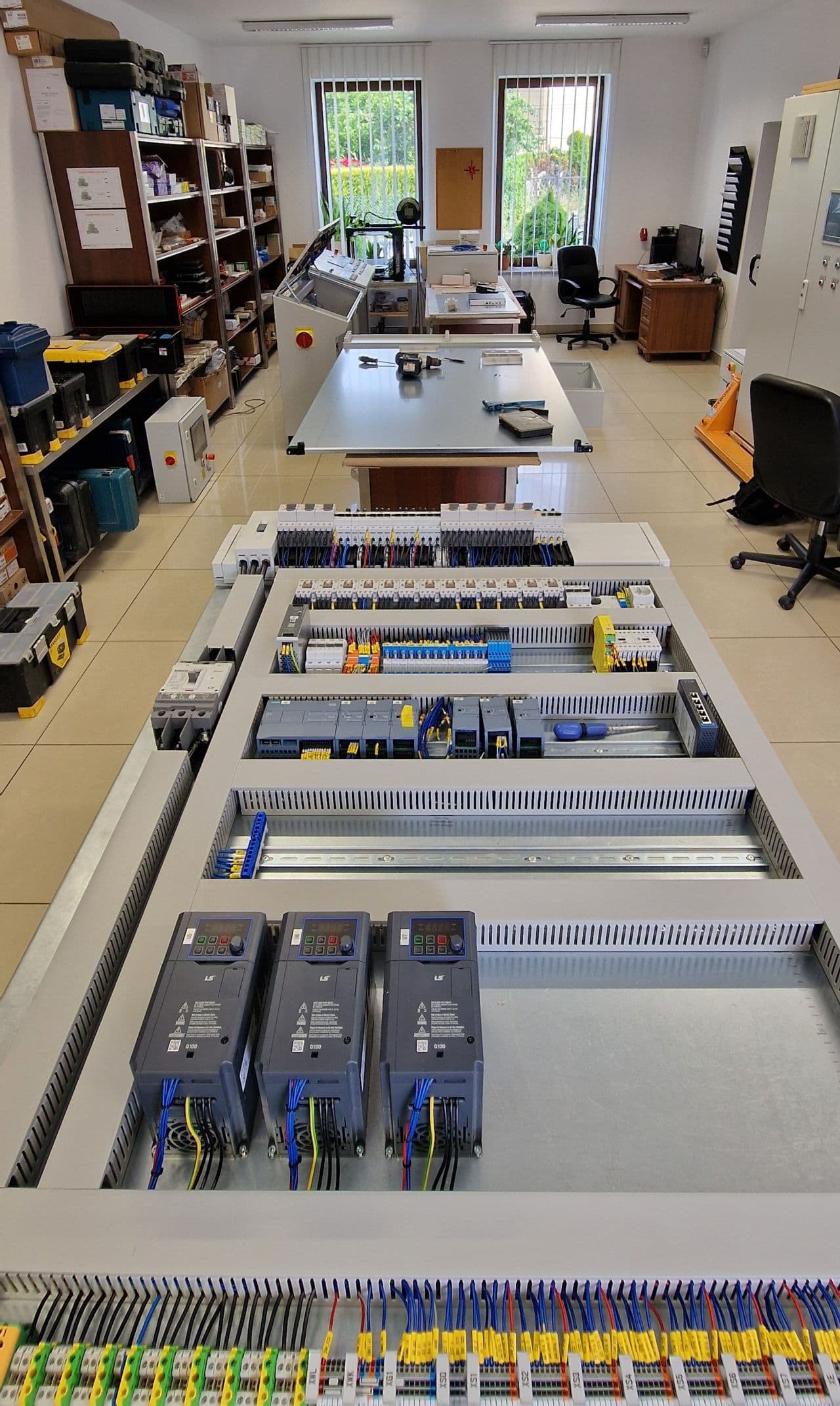 Realizacja usługi: Prefabrykacja szaf sterowniczych