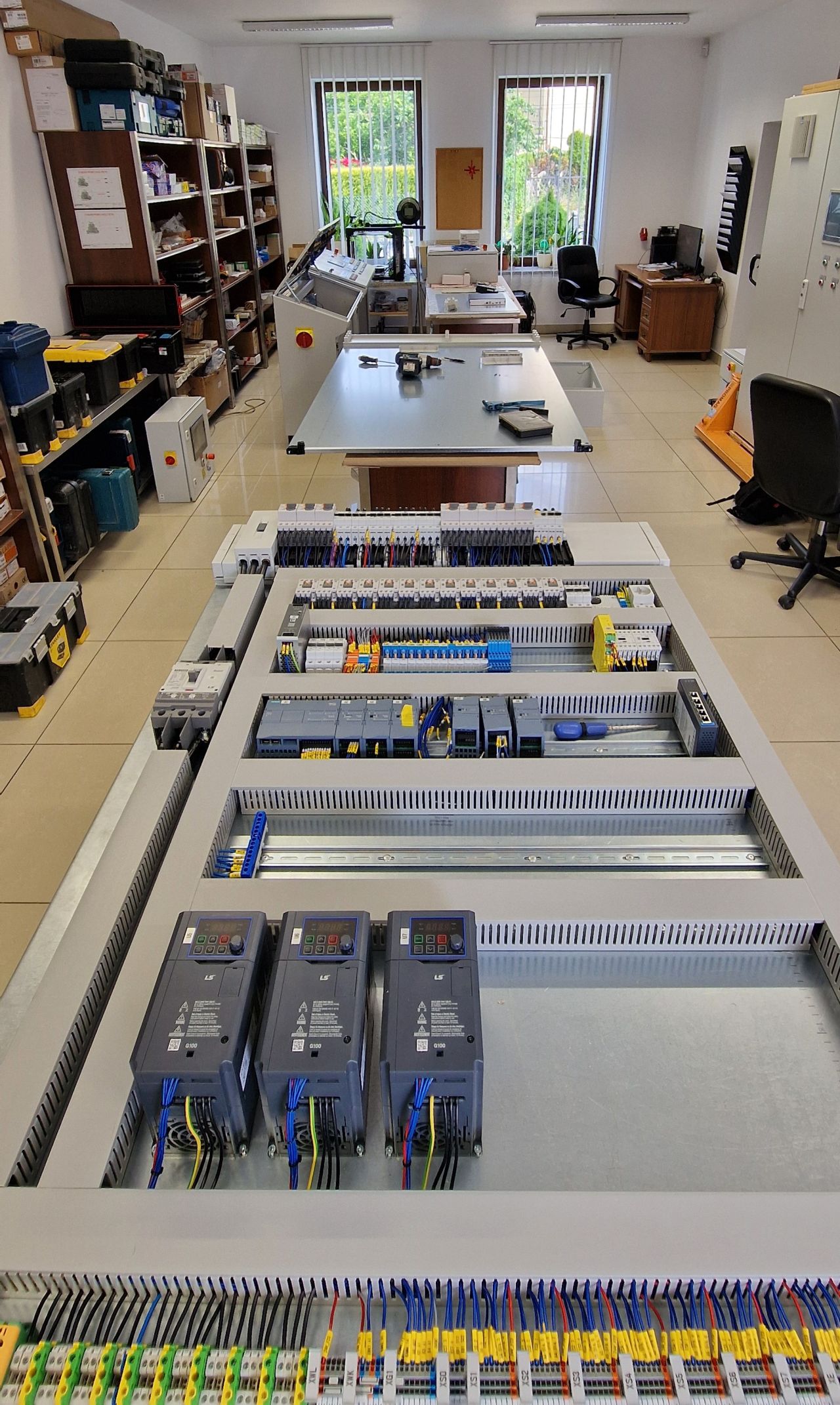 Realizacja usługi: Prefabrykacja szaf sterowniczych